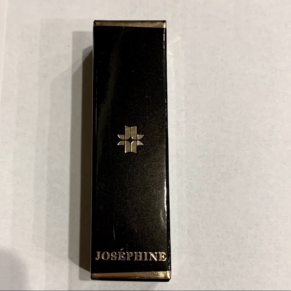 Josephine Eye Dazzle Liquid Metallic Eyeshadow Leona